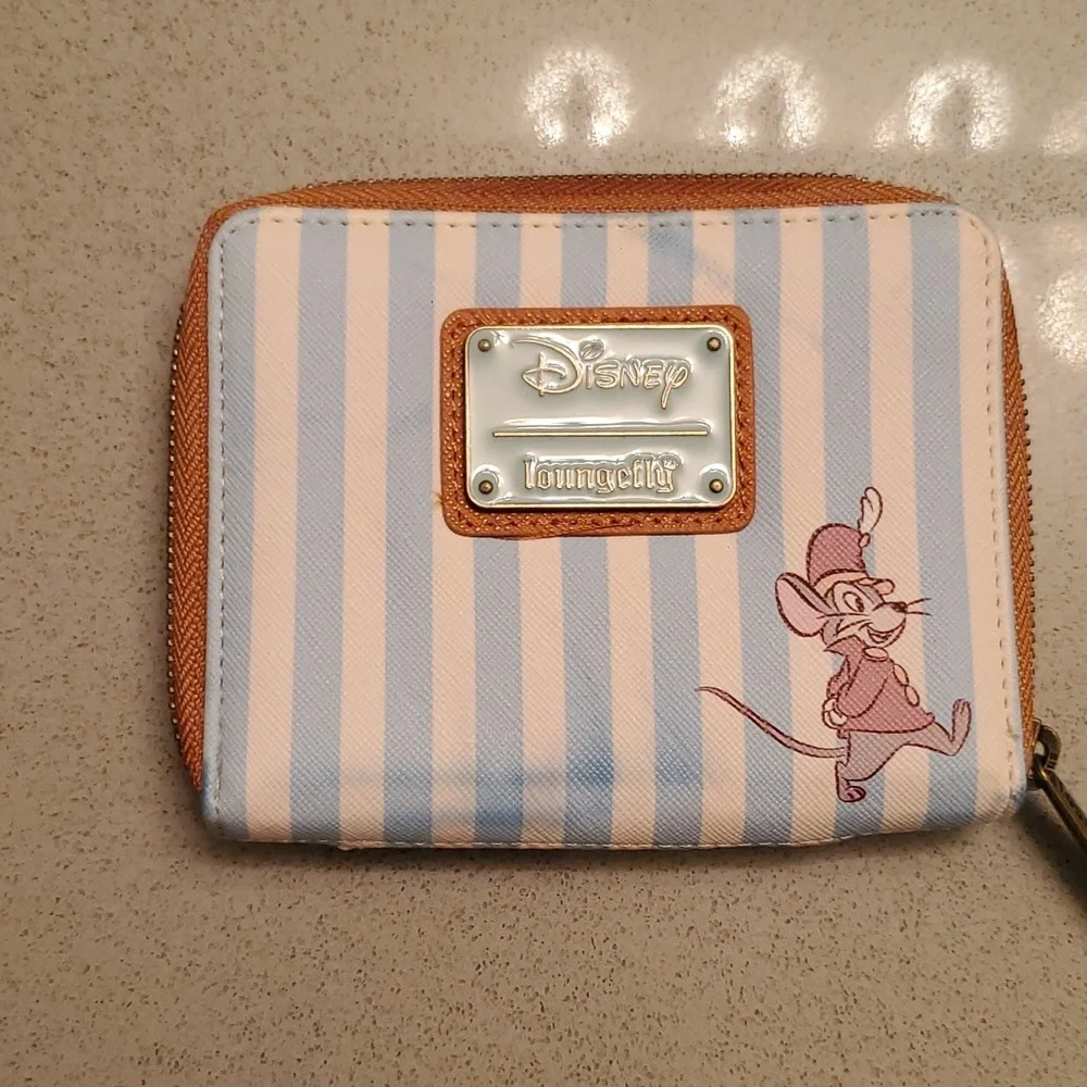 Disney Loungefly Wallet - Dumbo Stripes Brand New - Picture 9 of 9